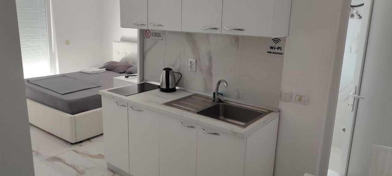 Golem Apartment エクステリア 写真